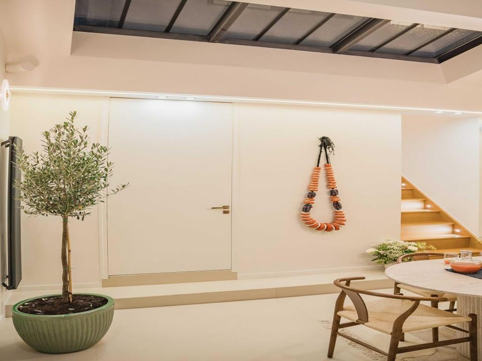 Spacious LOFT with SPA - 4BR8P - Montmartre Apartment in Paris