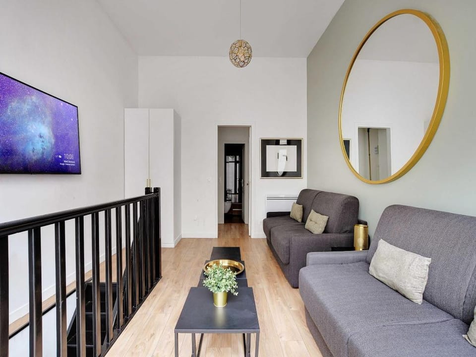 Welcoming apartment -2BR8P- Bel-Air Apartment in Paris