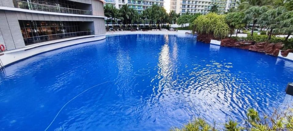 Azure Resort 2BR Serviced Apartment - NAIA & MOA Apartment in Paranaque