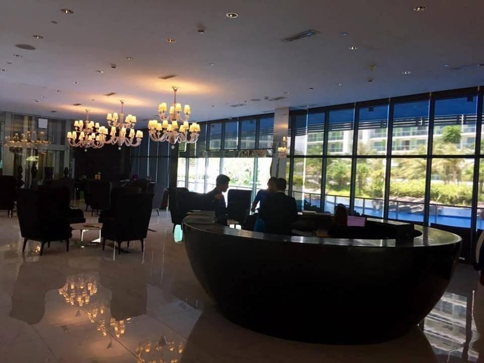 Azure Resort 2BR Serviced Apartment - NAIA & MOA Apartment in Paranaque