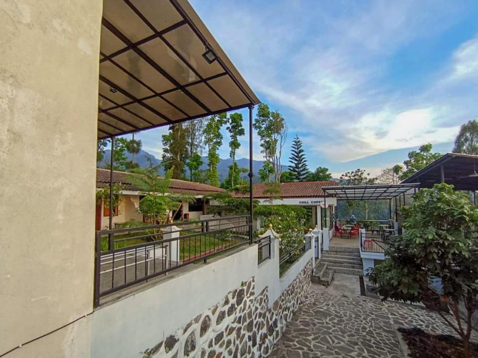 Intayu Homestay RedPartner Hotel in East Java