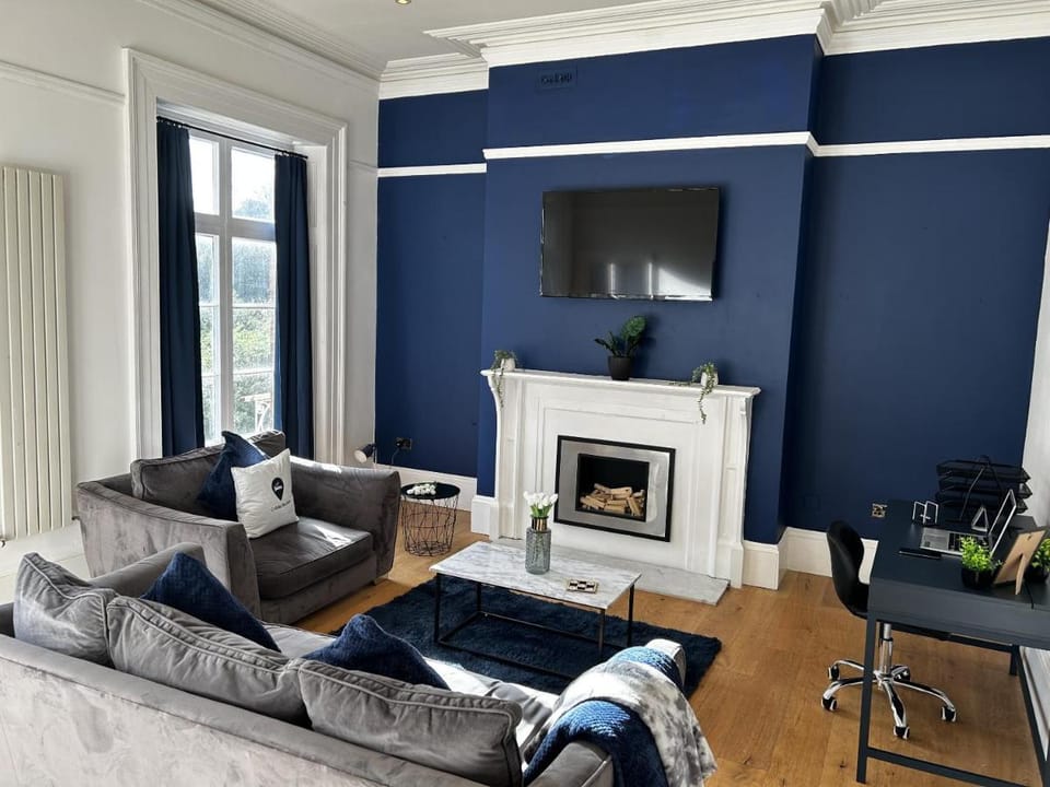 Grimsby Central Luxury 2 Bedrooms, Sleeps 3 Apartment in Grimsby