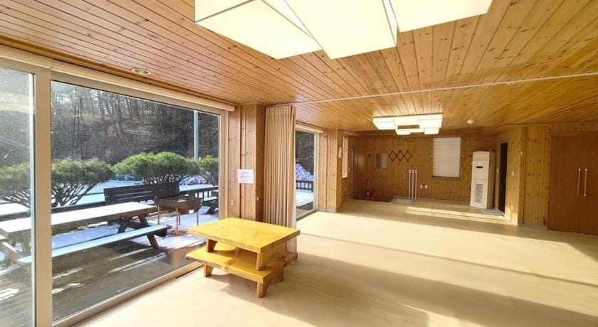 Deureuni Ocean Resort Bed and Breakfast in South Korea