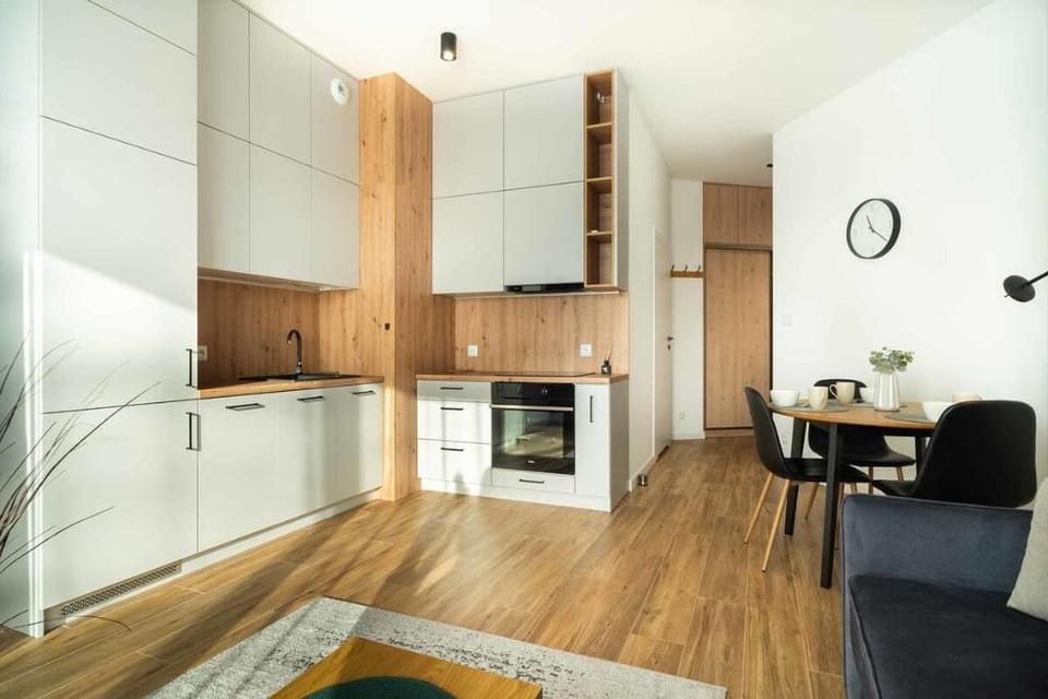 Struga Tower Deep Purple Radom Apartment in Masovian Voivodeship