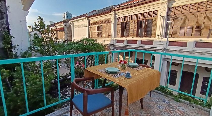 The Georgetown Green Gates Vacation rental in George Town