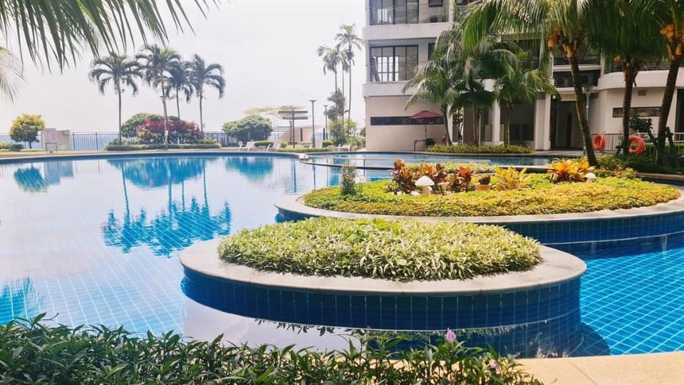 New!4-6pax SeaView Royal Strand Condo JB City Town Apartment in Johor Bahru