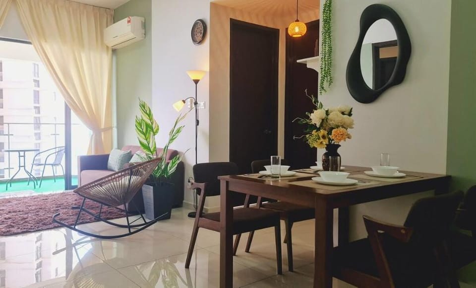 New!4-6pax SeaView Royal Strand Condo JB City Town Apartment in Johor Bahru