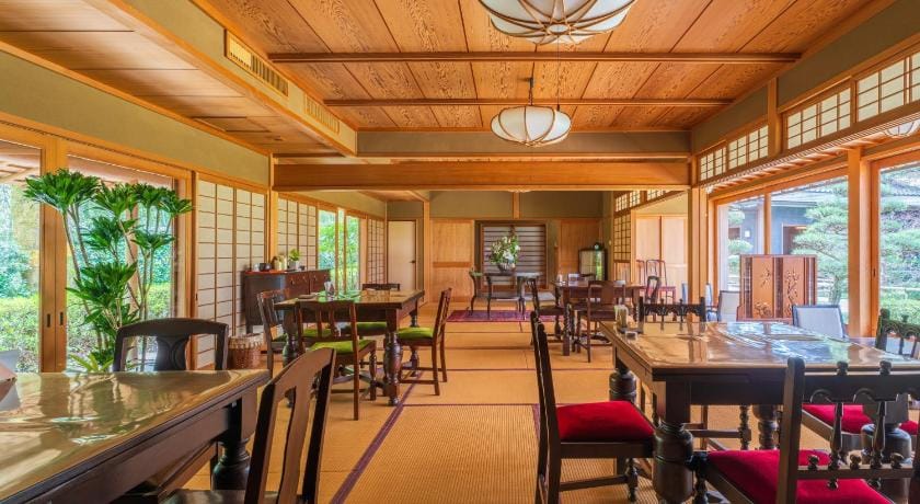 Oukai Villa Izumi Hotel in Osaka Prefecture