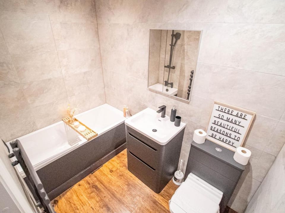 Hayy ApartHotels Dealhouse Apartment in Huddersfield