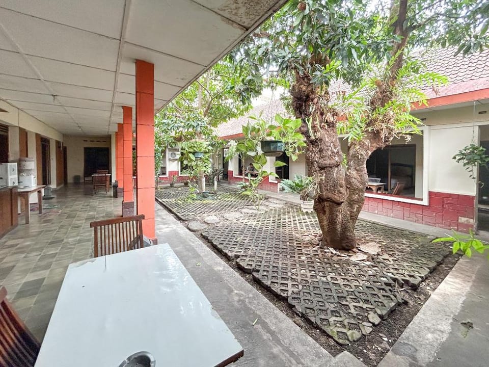 RedDoorz @ Makuta Guest House Prawirotaman Yogyakarta Hotel in Yogyakarta