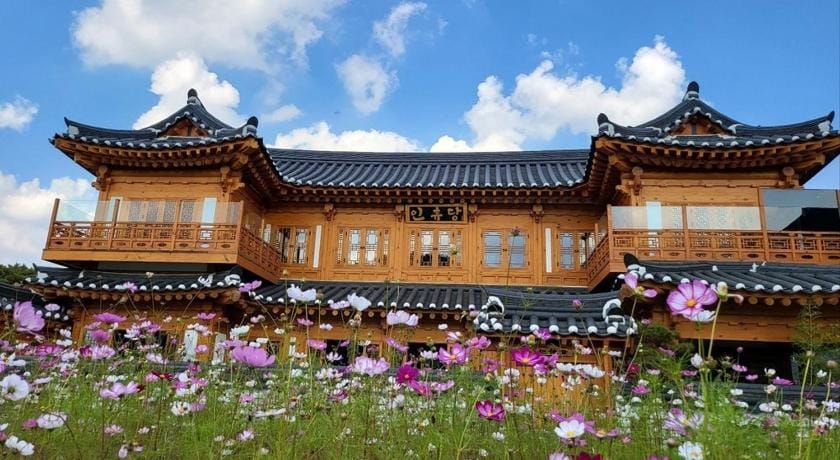 Inhyudang Hanok Pension Bed and Breakfast in Seoul