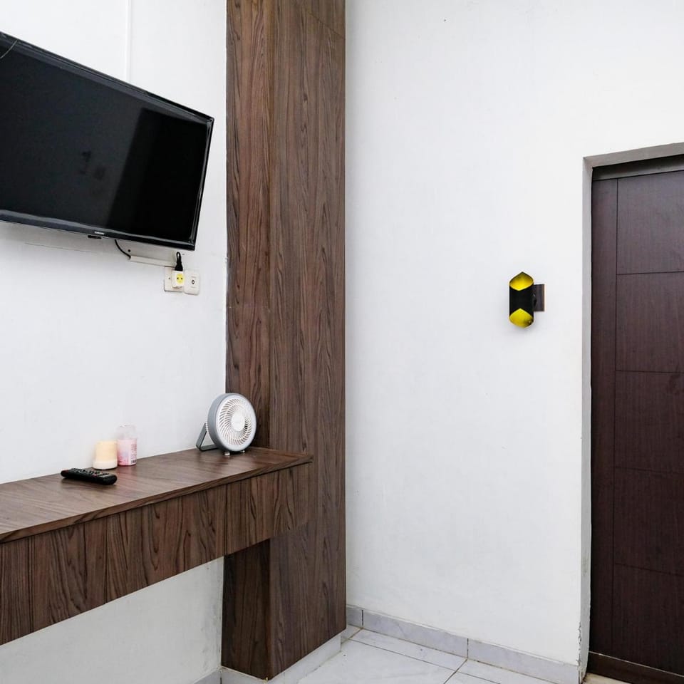 RedDoorz at Omah Joyo Solo Inn Hotel in Special Region of Yogyakarta