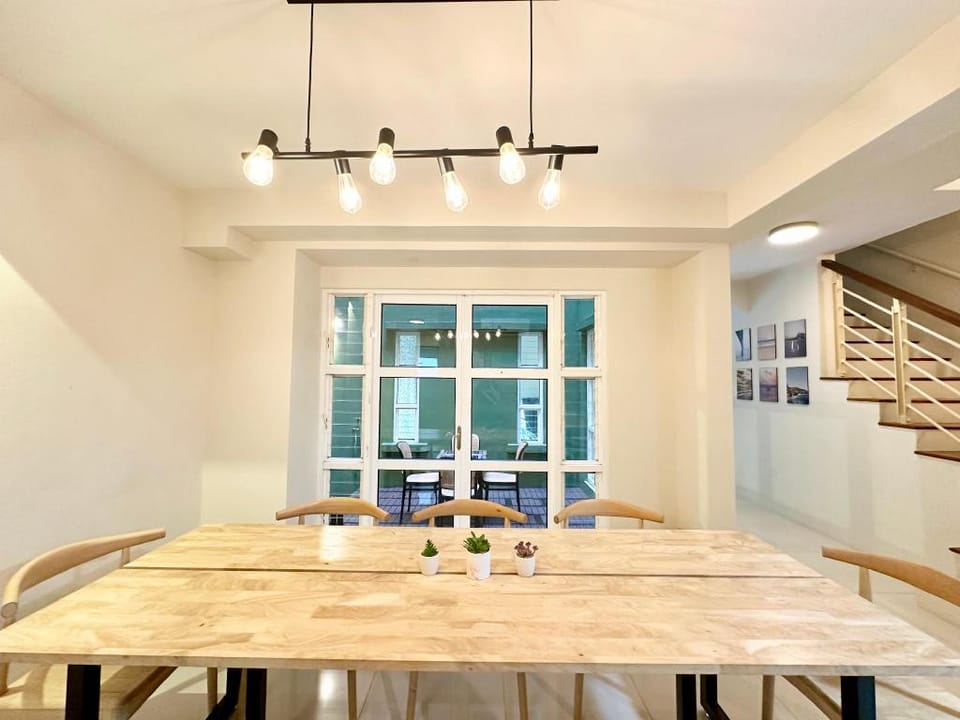 Karpal Singh Drive|Seaside|Georgetown|4R3B3P|15pax Vacation rental in George Town