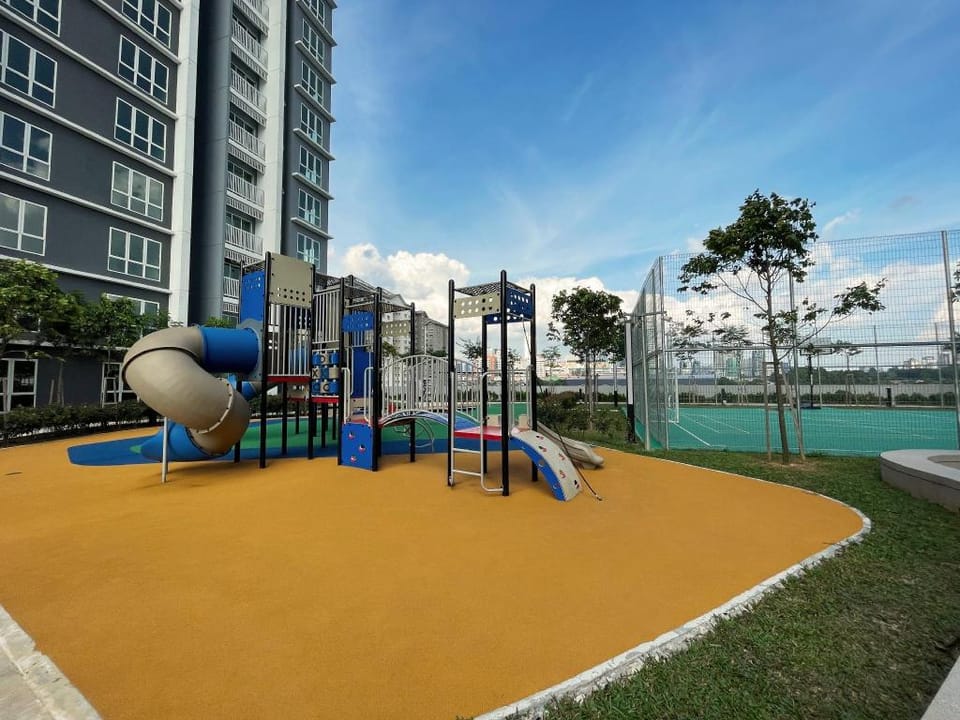 121 Residences @ The Homez Near One Utama Starling Apartment in Petaling Jaya