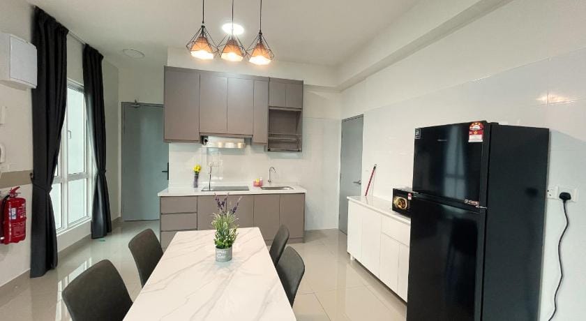 121 Residences @ The Homez Near One Utama Starling Apartment in Petaling Jaya