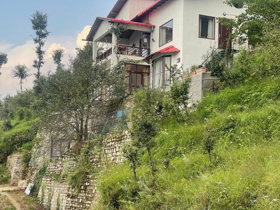 Katie's Abode, Hartola Vacation rental in Uttarakhand