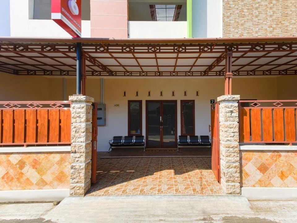 Super OYO 3314 Syariah House Hotel in Indonesia