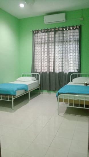Homestay Taman Delima Paka Semi-D Comfortable & Convenient (Full AC Unify Coway Netflix) Vacation rental in Terengganu, Malaysia