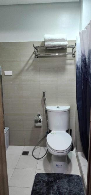 Shore 2 Res.  Near International Airport Manila Apartment in Pasay