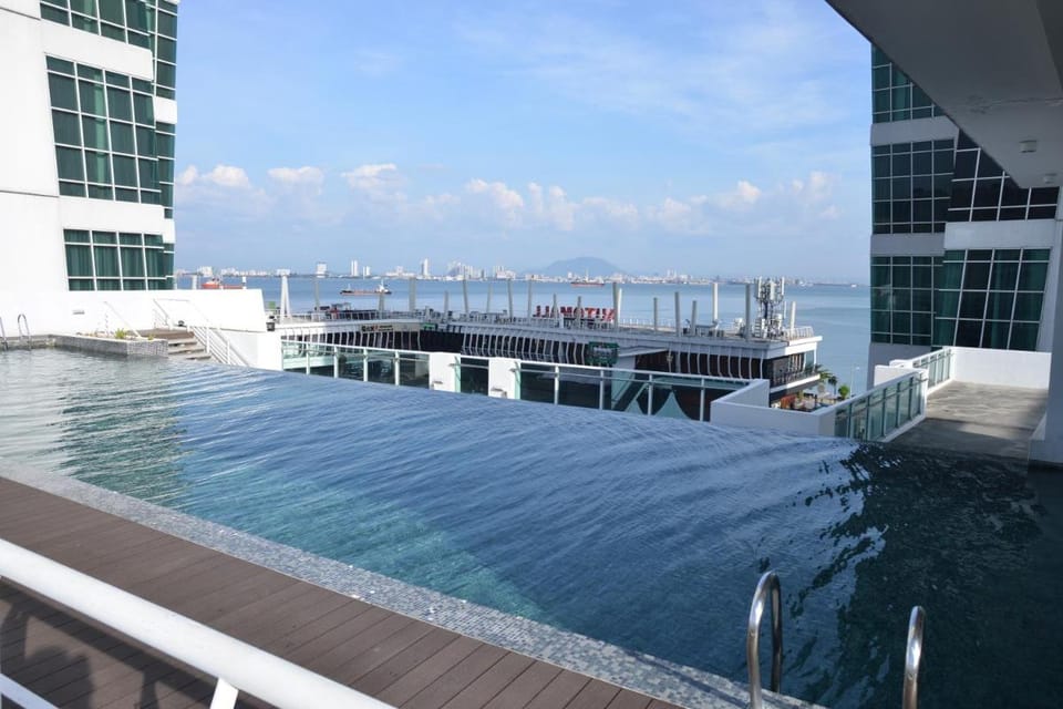 Maritime Suites  Apartment in George Town