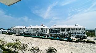 Seaside City Cha-am Apartment in Thailand