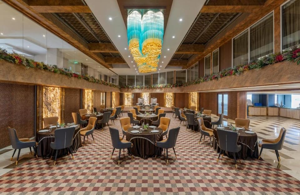 Clarks Inn Suites Hyderabad, Near Shamshabad Airport Hotel in Telangana
