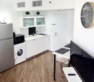19GO apartment in Leonardo Bat Yam.Free Parking. Apartment in Center District