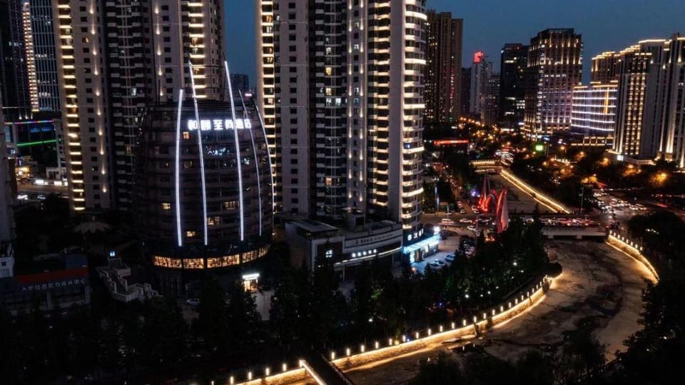 THUNDEROBOT Esports Hotel CBD Branch Hotel in Qingdao
