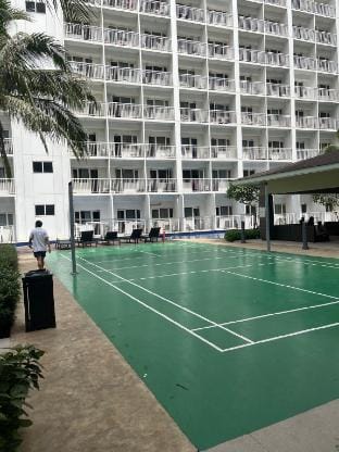Cheap SHORE Family Suite 2 Beds WiFi Netflix near MOA 844 Apartment in Pasay