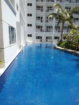 Cheap SHORE Family Suite 2 Beds WiFi Netflix near MOA 844 Apartment in Pasay