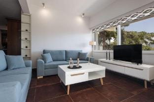 Relux Sea View Two-Bedroom Apartment Apartment in Vouliagmeni