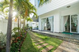 Seaside Villa Near Beach - Room Karaoke Free Villa in Vung Tau