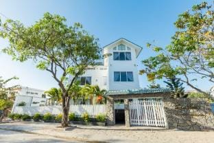 Seaside Villa Near Beach - Room Karaoke Free Villa in Vung Tau