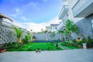 Palm Villa 27 Vũng Tàu - 50M To Beach Villa in Vung Tau