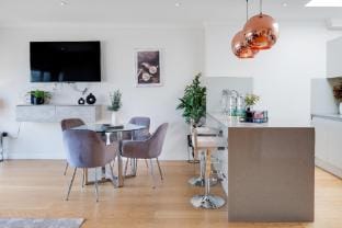 The Concord Modern 2 Bedroom Apartment - Apt. 14 Apartment in Brentford