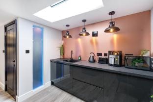 Stanley Cottage, Greenford - Studio Room Apartment in London Borough of Ealing