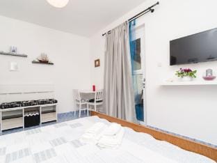 Apartments Vera - One-Bedroom Apartment with Terrace and Sea View Rea Apartment in Dubrovnik-Neretva County