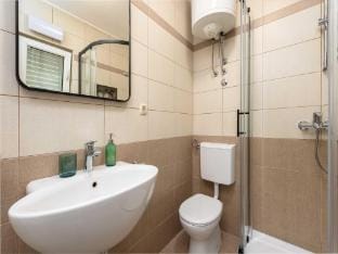 Apartments Maris-Comfort One Bedroom Apartment  with Terrace and Sea view Apartment in Plat