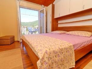 Apartments Peselj-Studio Apartment with Balcony and Sea View  1 Apartment in Dubrovnik-Neretva County