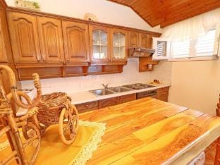 Apartments Peselj-One Bedroom Apartment with Balcony and Sea View  2 Apartment in Dubrovnik-Neretva County