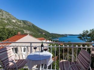 Villa Dubravka - Superior One Bedroom Apartment with Balcony and Sea View Apartman 6 Apartment in Plat