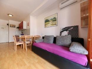 Apartments Melita - Superior Two Bedroom Apartment with Balcony and Sea View A4 Apartment in Zadar