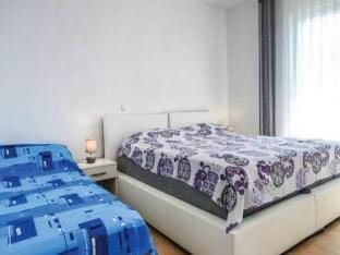 Apartment Stipic Omis - Three Bedroom Apartment with Terrace Apartment in Split-Dalmatia County