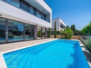 Villa Omega - Four Bedroom Villa with Swimming Pool Villa in Primorje-Gorski Kotar County