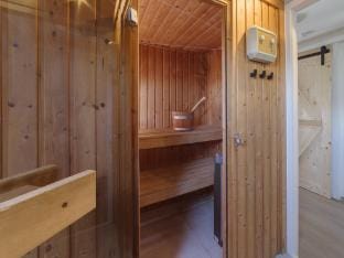 Holiday home with Jacuzzi 200m from the beach. Vacation rental in Zeeland, Netherlands