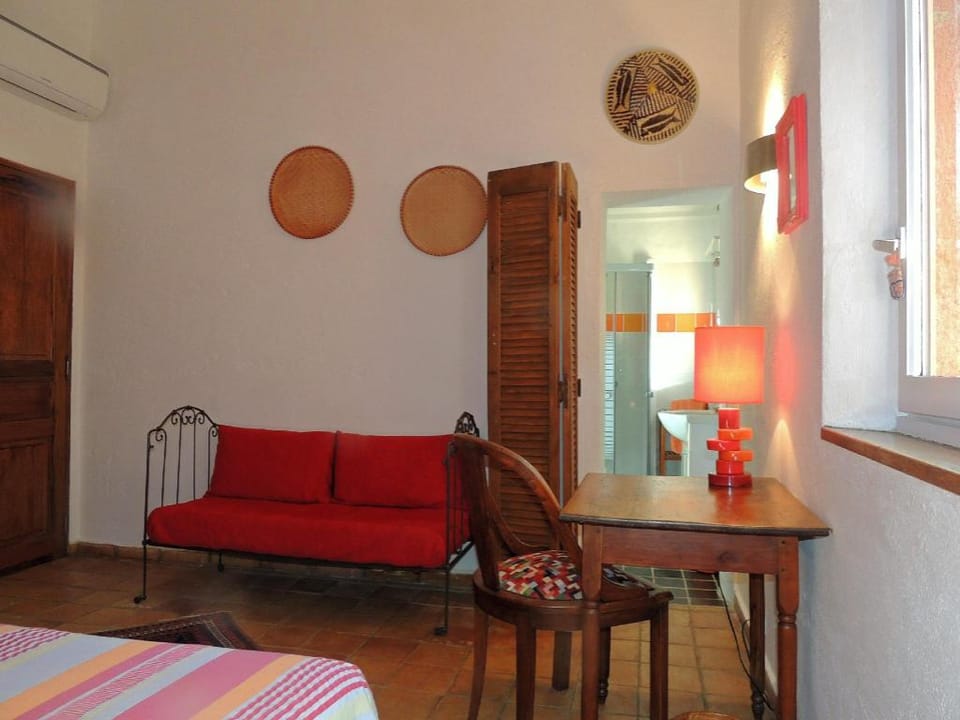 Les Chênes Verts Hotel in Pertuis