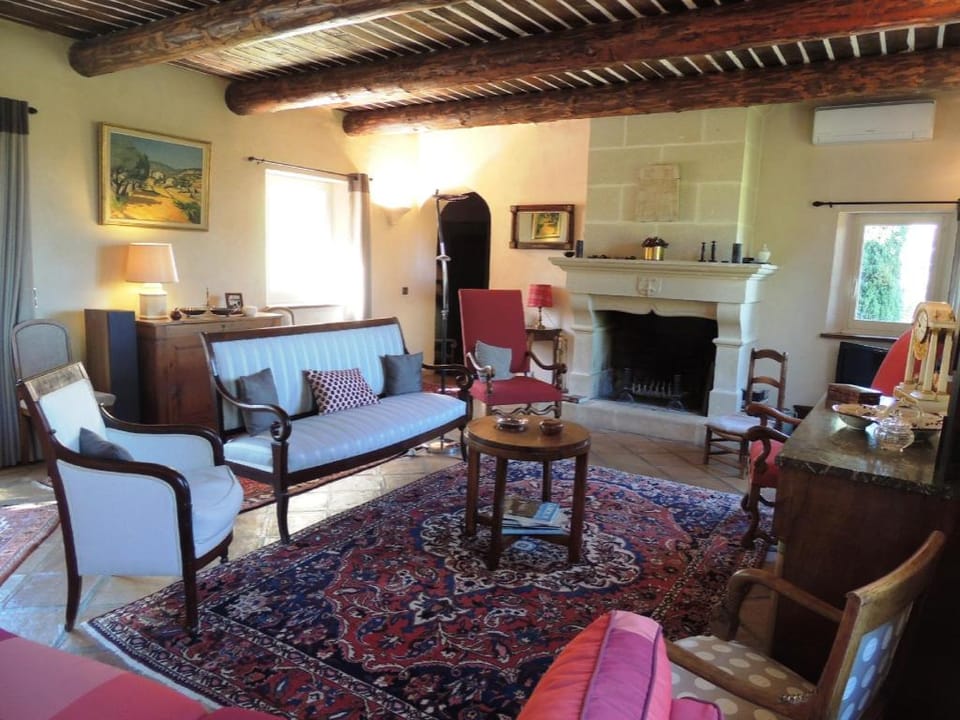 Les Chênes Verts Hotel in Pertuis