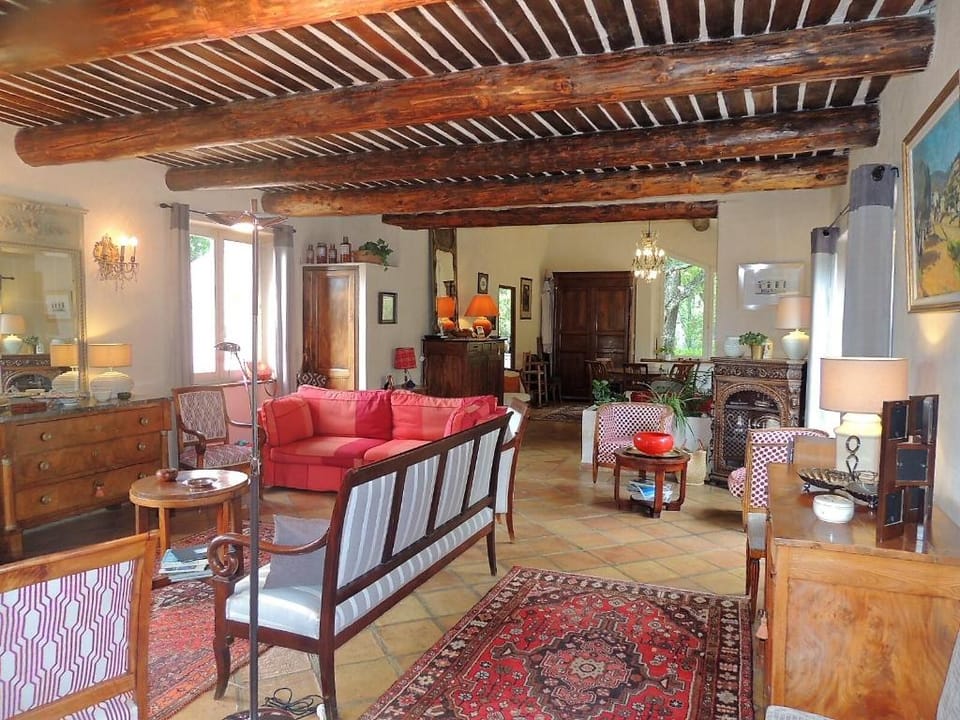 Les Chênes Verts Hotel in Pertuis