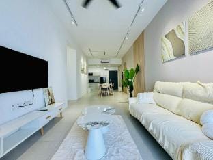 The Muji Glen 3R2B | 6pax @YPM112 Apartment in Kuching