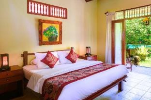Infinity Private House 5 BR w/Private Pool, Garden Villa in Sukawati